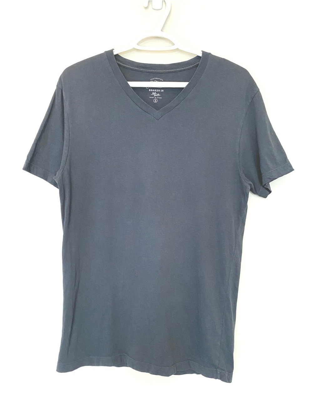 J. Crew Broken-In Knit Goods Men's V-Neck Cotton T-Shirt S Grey